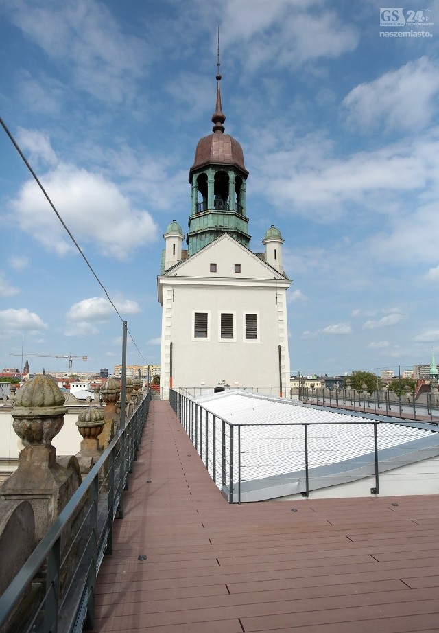 Nowo powstały taras znajduje się na wysokości ponad 18 m od poziomu gruntu przed wieżą widokową.