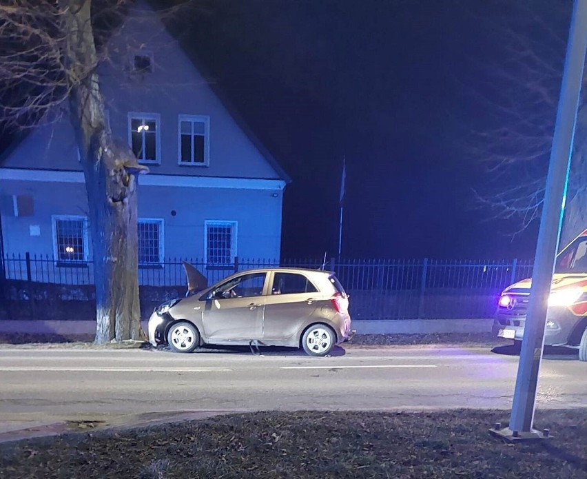 Ranny został 12-letni pasażer, który został...