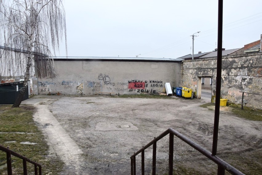 Mroczna przeszłość budynku przy Częstochowskiej w Wieluniu. Było tutaj więzienie, a później poprawczak ZDJĘCIA