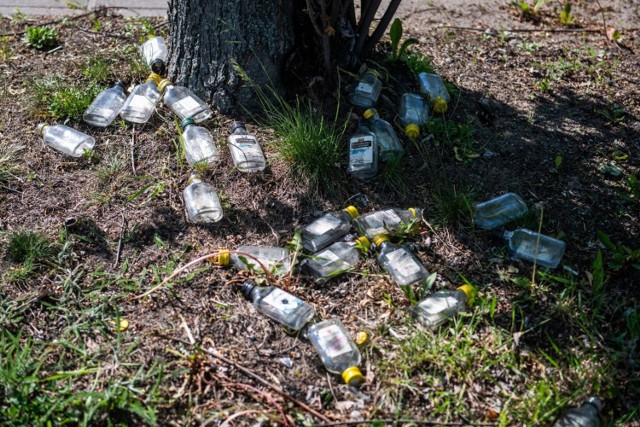 Z badań statystycznych wynika, że największe spożycie alkoholu odnotowuje się właśnie w przypadku butelek o małej pojemności, czyli tzw. małpek