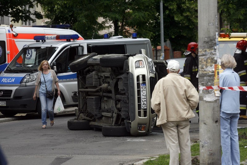 Legnica: Wypadek na ulicy Rataja (ZDJĘCIA)