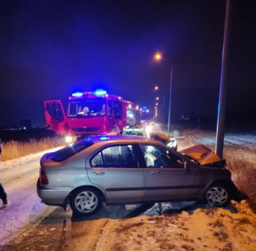 Wypadek na ul. Lotników Morskich w Darłowie. Dwie osoby ranne [zdjęcia] 