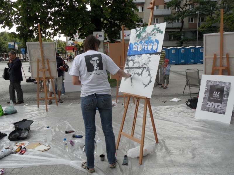 Na pl. Biegańskiego można podglądać artystów i rozmawiać z nimi o sztuce