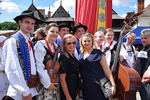 Kazimierz Dolny. Otwarcie 53. Ogólnopolskiego Festiwalu Kapel i Śpiewaków Ludowych