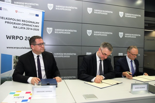 Marszałek podpisał umowy na ponad 25 mln zł unijnego wsparcia z WRPO dla rozwoju Aglomeracji Kalisko - Ostrowskiej!