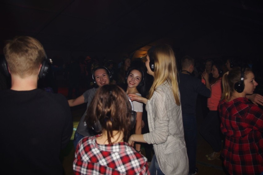 Kortowiada 2015: Cicha impreza w namiocie, czyli Silent Party [zdjęcia]