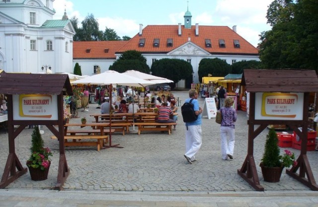 Rynek Nowego Miasta wypełnił się zapachami rozmaitych potraw.