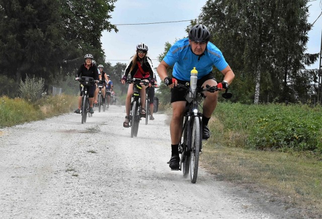 Klub Turystyki Rowerowej "Goplanie" był organizatorem rajdu, podczas którego cykliści zwiedzili zabytkowy wiatrak w Budzisławiu Kościelny oraz skansen archeologiczny w Mrówkach