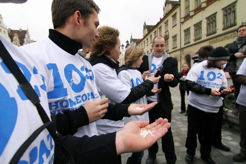 Wrocław: Przedawkowali leki, by pokazać ich nieskuteczność