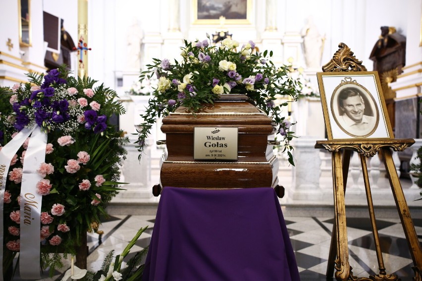 Pogrzeb Wiesława Gołasa. Aktor spoczął w grobie rodzinnym na Powązkach