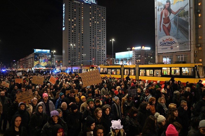 Marsz został zorganizowany w Warszawie w związku z tragiczną...