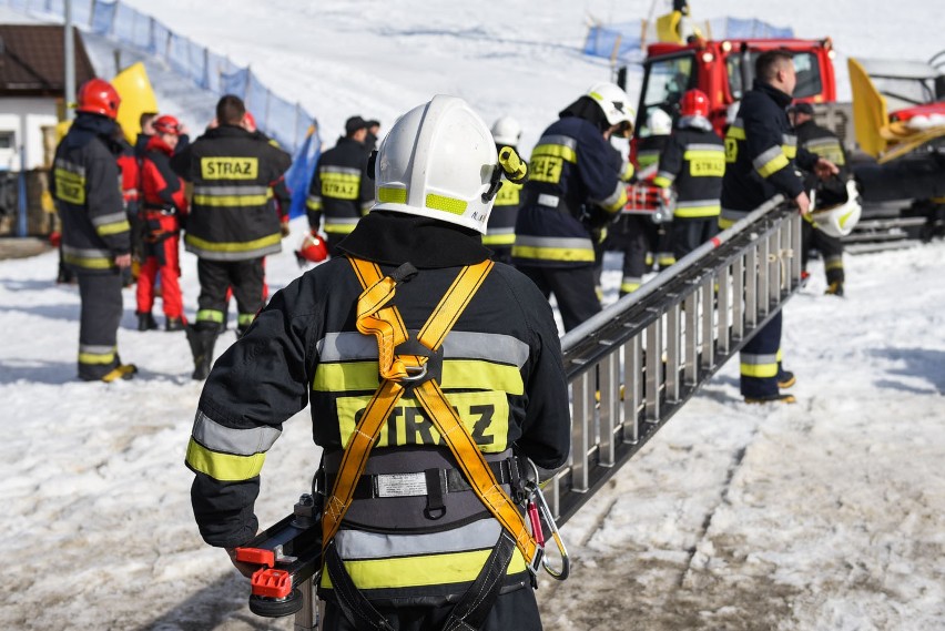 Zakopane. TOPR i strażacy ćwiczyli ewakuację narciarzy z wyciągu [ZDJĘCIA]