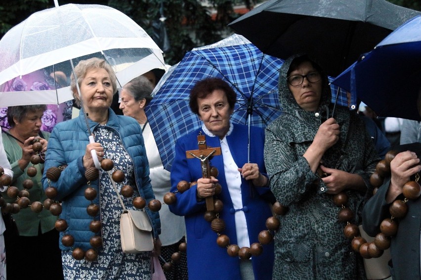 Deszczowa 72. rocznica „Cudu lubelskiego”. Zobacz zdjęcia z uroczystości