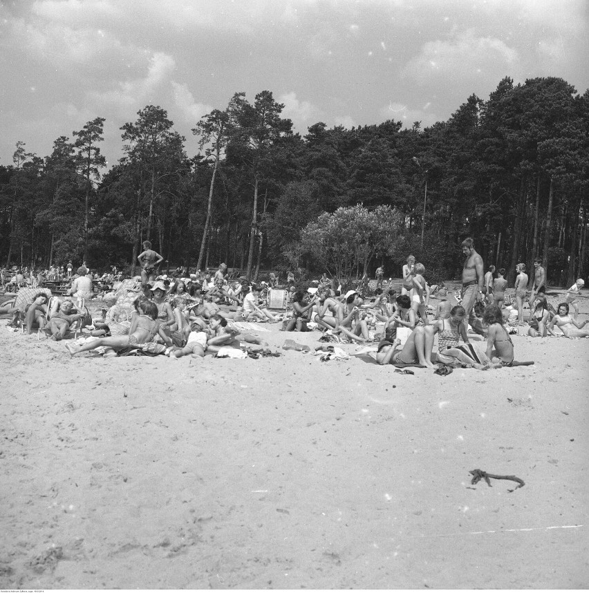 Plażowanie w latach 80. było zabawą, sportem i przemysłem....