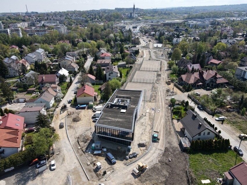 Kraków. Trasa Łagiewnicka wygląda na gotową do jazdy. Kiedy otwarcie nowej drogi? [ZDJĘCIA] 11.05.22