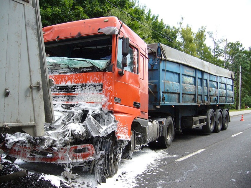 Wypadek ciężarówek na Pszczyńskiej w Żorach [ZDJĘCIA]