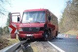 Zderzenie samochodu z busem w Kłódce pod Grudziądzem [wideo, zdjęcia]