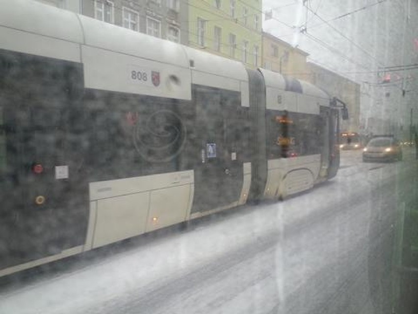 Śnieg w Szczecinie będzie padać jeszcze kilka godzin [pogoda]