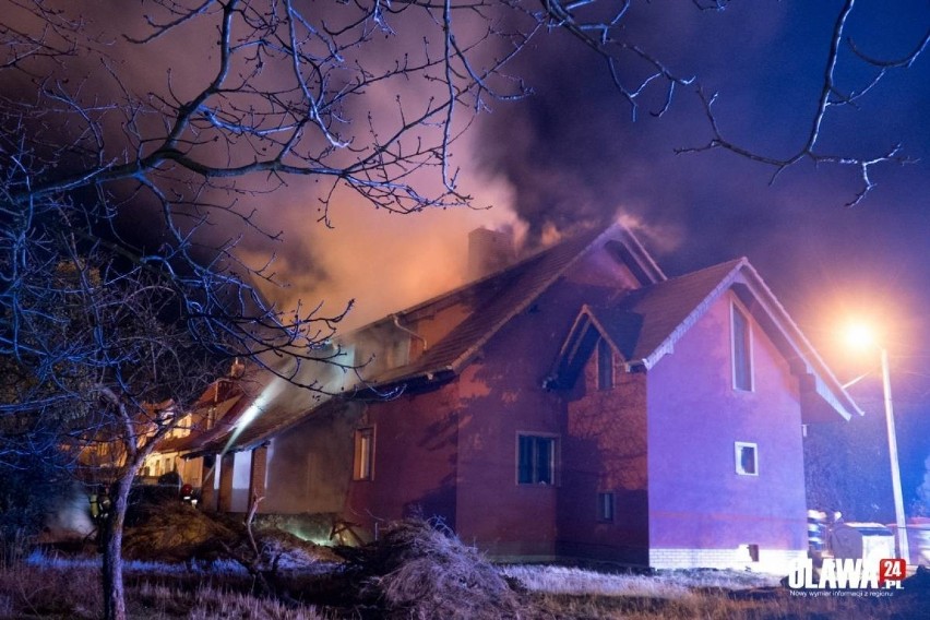 Tej nocy palił się dom pod Wrocławiem. Zobaczcie zdjęcia