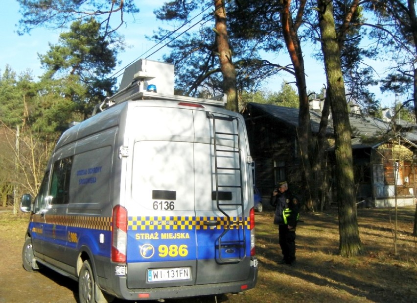 Warszawiacy wcale nie palą śmieciami i plastikiem? Ubogi wynik kontroli dronami straży miejskiej