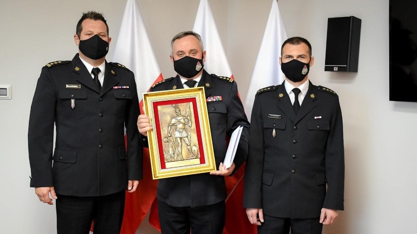 Marcin Błoński (w środku) został komendantem grójeckiej...