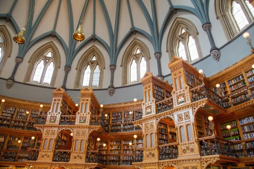 Biblioteka Parlamentu, Ottawa, Kanada

Biblioteka w swoich...