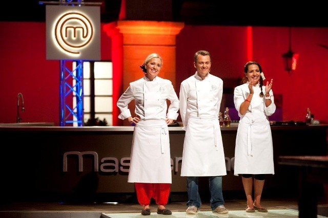 Kinga Paruzel (pierwsza z prawej) z pozostałymi finalistami programu "Masterchef"