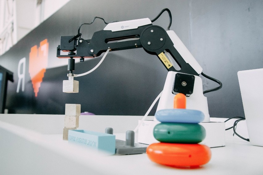 Międzynarodowa wystawa nowoczesnych robotów w Łodzi. Roboty z całego świata pokażą się łodzianom tylko na 39 dni [ZDJĘCIA]