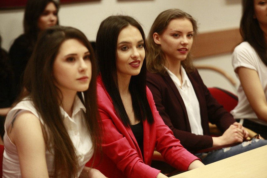 Trojaczki z Tomaszowa walczą o koronę Miss Polonia 2018