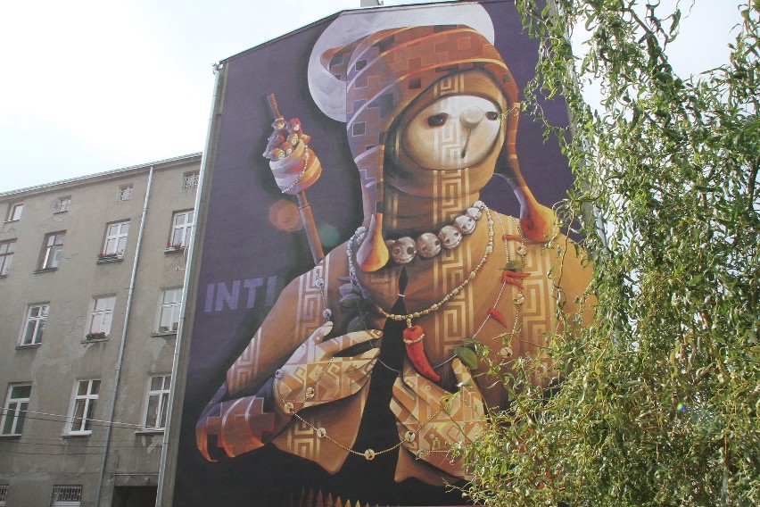 Mural na kamienicy przy ul. 28 Pułku Strzelców Kaniowskich...
