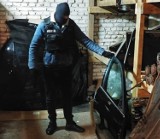 Gdańska policja rozbiła w Kościerzynie "dziuplę" z autami skradzionymi w Trójmieście i okolicach