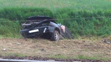 Fałkowo: Tragedia na torach. Golf wpadł pod pociąg Intercity