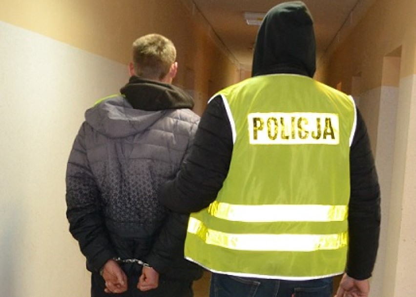 Pruszcz Gdański. Policjanci zatrzymali mężczyznę podejrzanego o pozbawienie wolności kobiety i dziecka