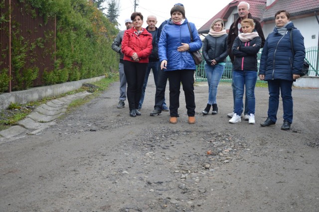 Mieszkańcy ul. Zdrojowej ponownie proszą o asfalt na drodze oraz dostęp do kanalizacji i wodociągu
