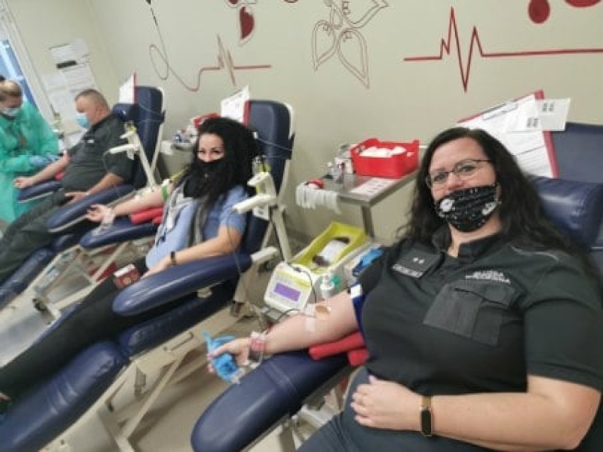Funkcjonariusze Zakładu Karnego w Rawiczu włączyli się do akcji oddawania krwi i osocza "ozdrowieńców"