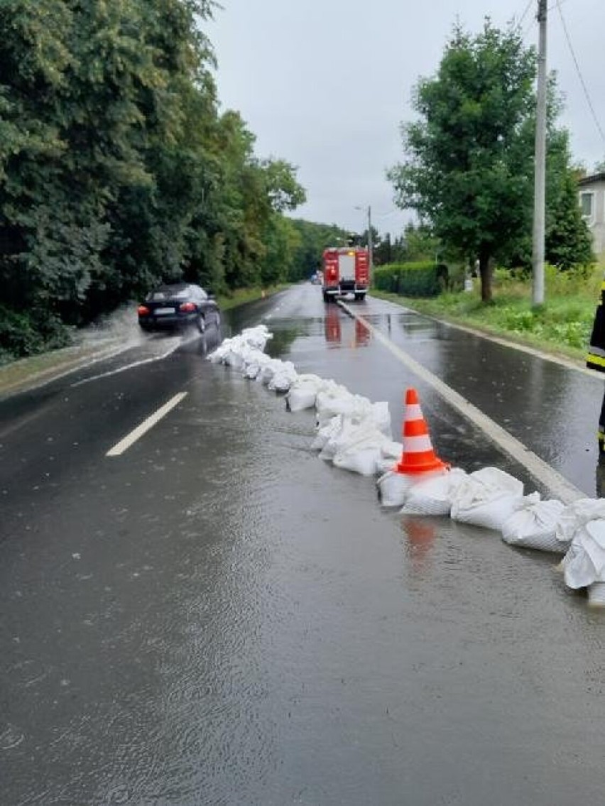 Pozalewane domy i ulice w powiecie raciborskim