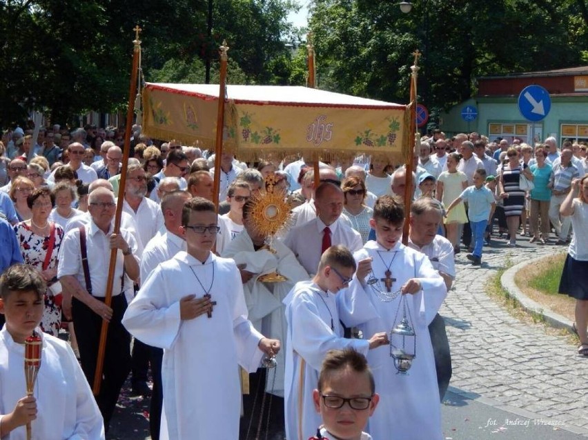 Boże Ciało w Nowej Soli. 1 czerwca 2018 roku. Procesja...