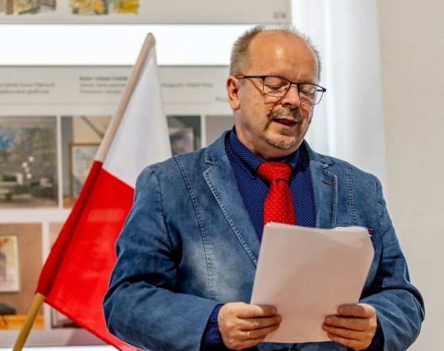 Regulamin internatu nyskiej szkoły artystycznej w Nysie zatwierdził dyrektor Mirosław Żurawski.