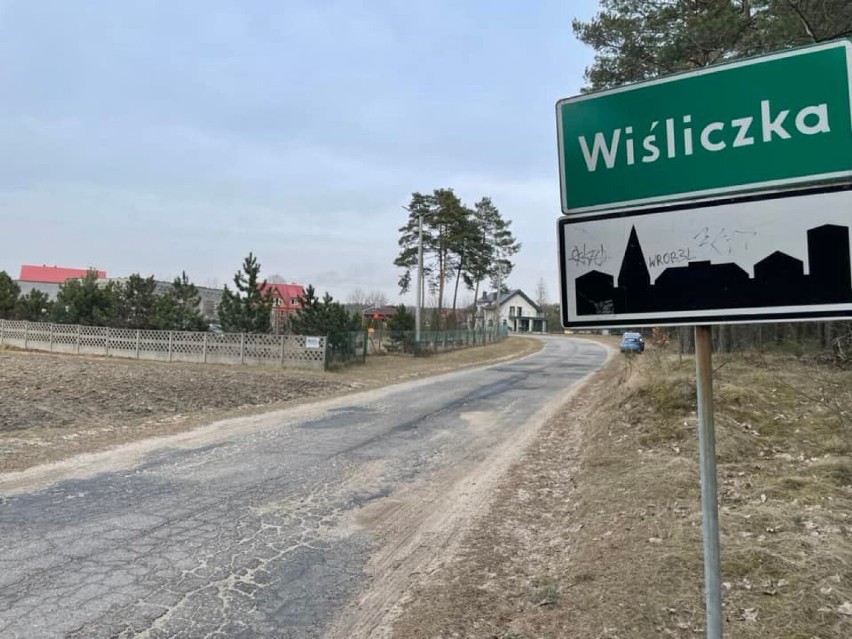 Droga powiatowa w Wiśliczce przed remontem