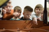 Przedszkolaki w Dworku Gładkowskiej poznawały sekrety fortepianu