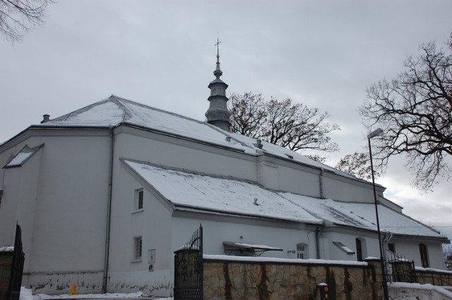 Sanktuarium błogosławionego księdza Władysława Findysza - kościół pw. św. św. Piotra i Pawła w Nowym Żmigrodzie