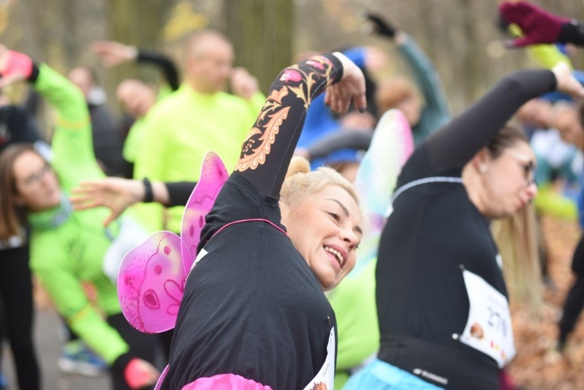 W parku Tysiąclecia w Zielonej Górze zgromadzili się ludzie,...