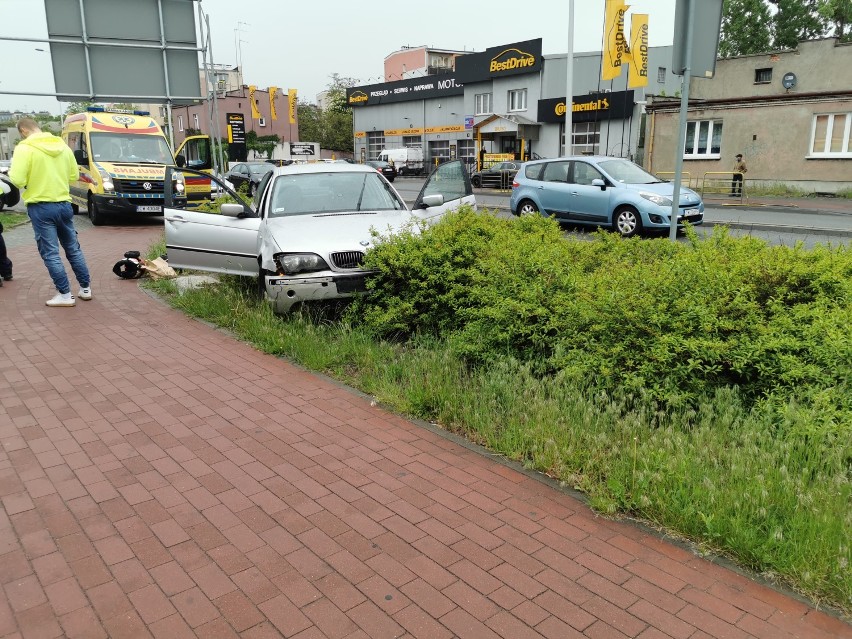 Wypadek na Okrzei we Włocławku. BMW zderzyło się z motocyklem [zdjęcia]