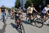 Rodzinny turystyczny rajd rowerowy ze starostwem w Radomsku. Rowerzyści ruszyli w drogę... ZDJĘCIA