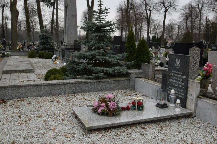 Miasto odnowi groby wojenne na starym cmentarzu w Zduńskiej...