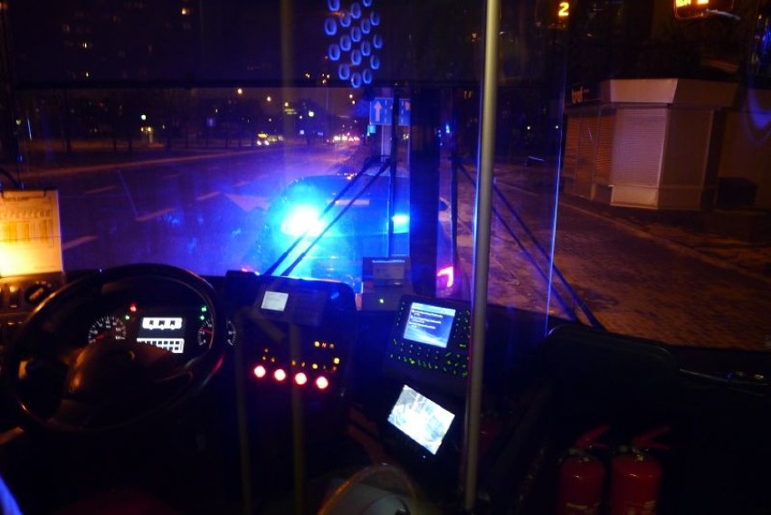 Policja zatrzymała autobus