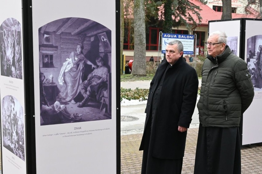 Wystawa o powstaniu styczniowym w Busku-Zdroju. Był pułk Żuawów Śmierci. Zobacz zdjęcia