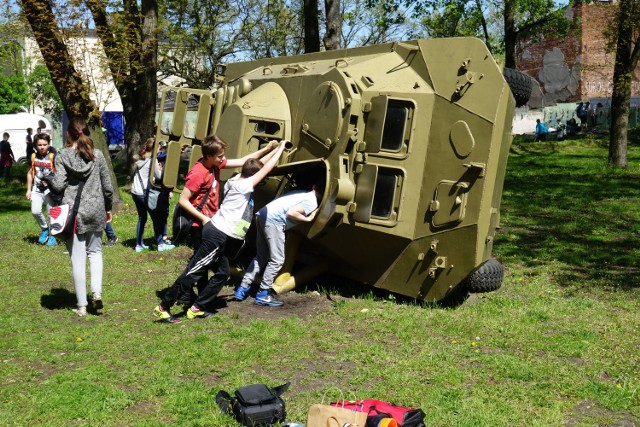 W 71. rocznicę zakończenia II Wojny Światowej w Łodzi zorganizowano piknik wojskowo-historyczny / 6 maja 2016