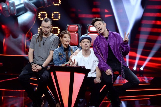 Wraz z Nowym Rokiem na TVP rozpoczęła się emisja nowego show - The Voice of Kids Poland. Jednym z jurorów - trenerów w tym muzycznym talent show został gorzowianin Dawid Kwiatkowski. W pierwszym odcinki programu Dawid grał pierwsze skrzypce! Na karteczce wyznał miłość jednej z uczestniczek programu, tańczył z Edytą Górniak i podarował buziaka mamie zdolnego uczestnika The Voice of Kids Poland. Widzieliście już ten program? Będziecie oglądać? Której drużynie kibicujecie?