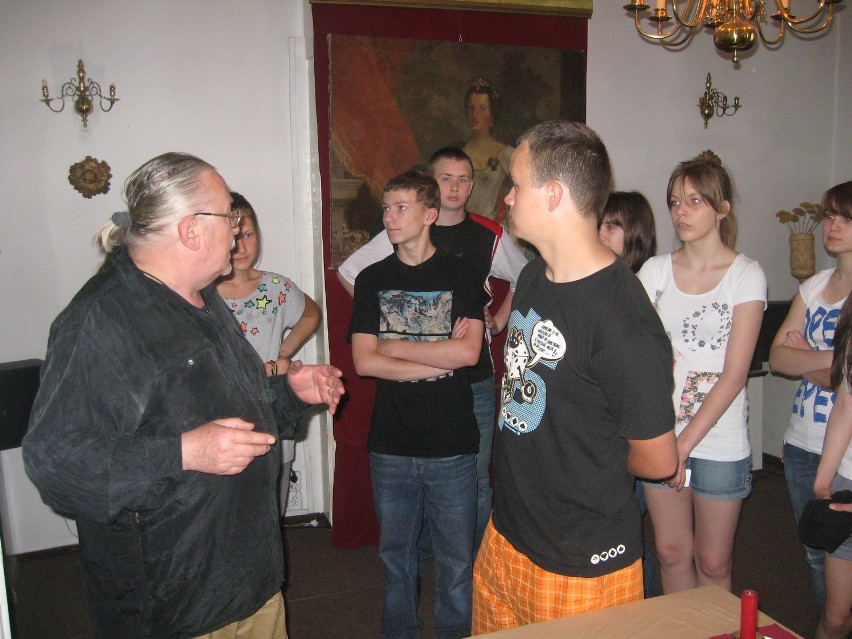 Uczniowie z gimnazjum nr 2 odwiedzili Pałac Saski [ZDJĘCIA]